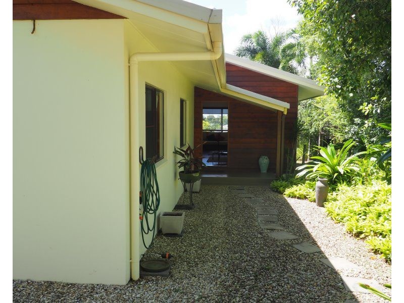 12 Admiralty Street, South Mission Beach QLD 4852