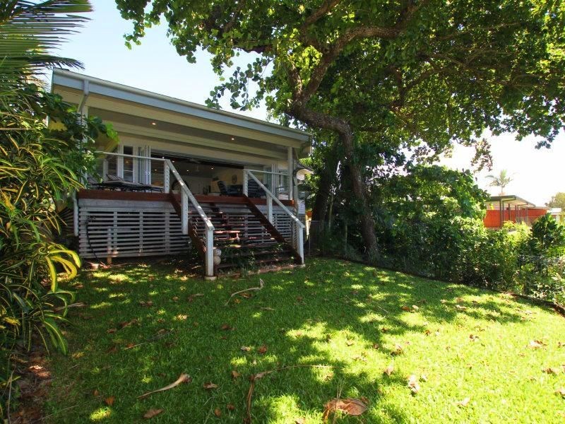 25 Mitchell Street, South Mission Beach QLD 4852