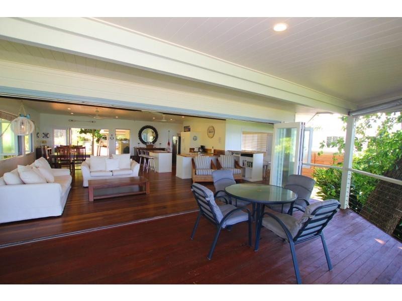 25 Mitchell Street, South Mission Beach QLD 4852