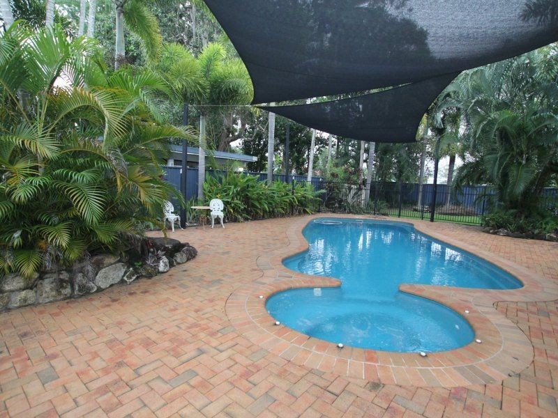 10 Wall Street, South Mission Beach QLD 4852