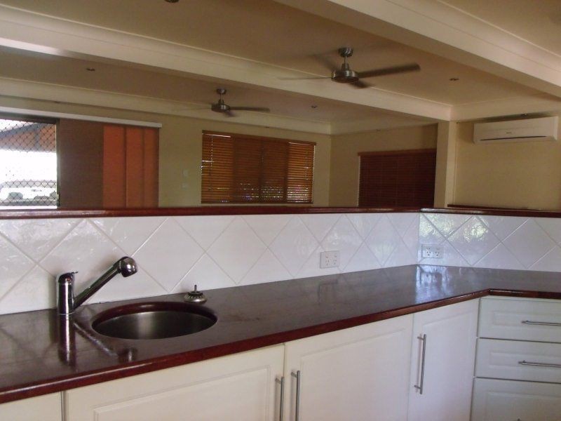 10 Wall Street, South Mission Beach QLD 4852