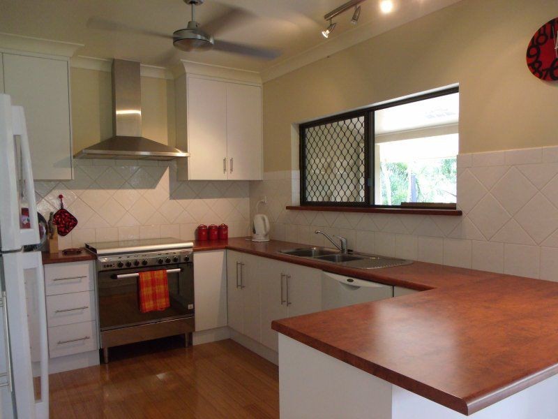 10 Wall Street, South Mission Beach QLD 4852