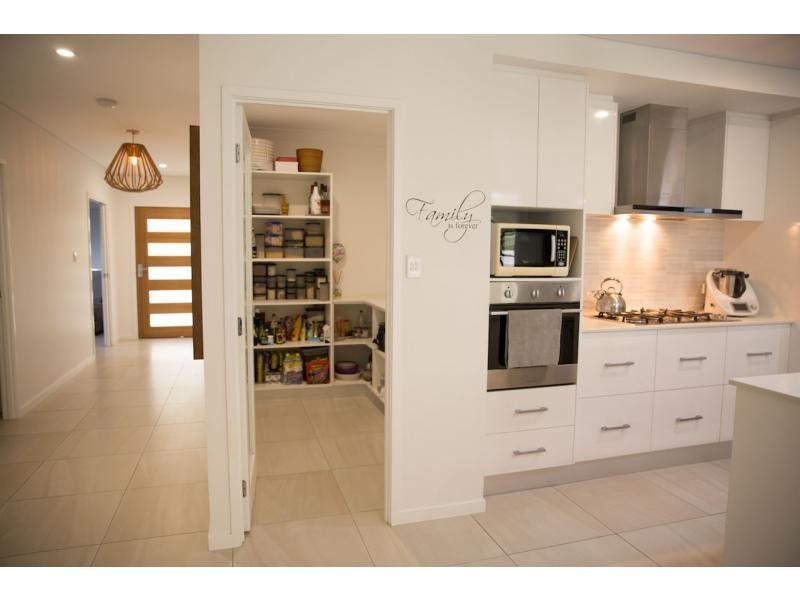 10 Clipper Court, South Mission Beach QLD 4852