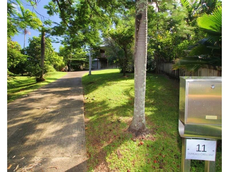 11 Dunkalli Crescent, Wongaling Beach QLD 4852