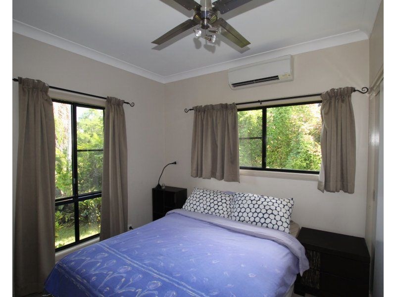 11 Dunkalli Crescent, Wongaling Beach QLD 4852