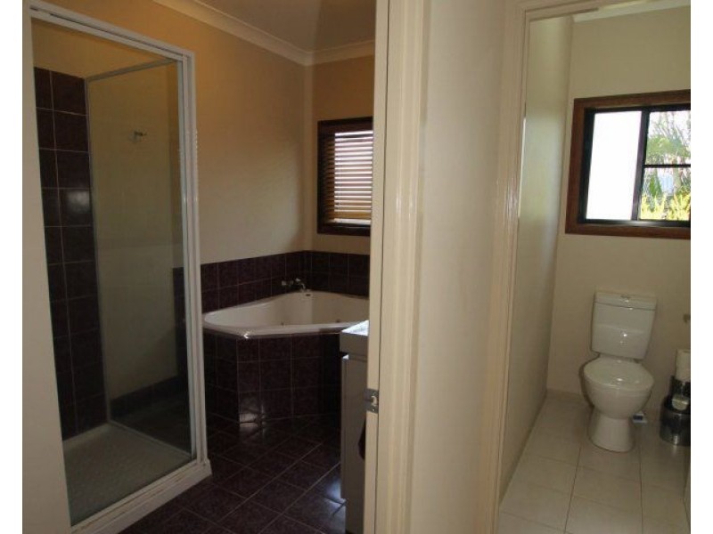 11 Dunkalli Crescent, Wongaling Beach QLD 4852