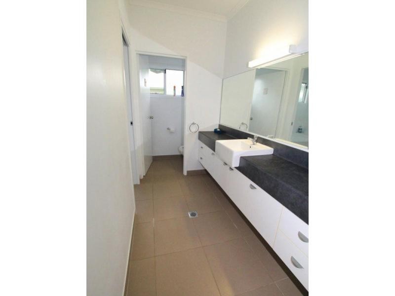 1/20 Seaview Street, Mission Beach QLD 4852