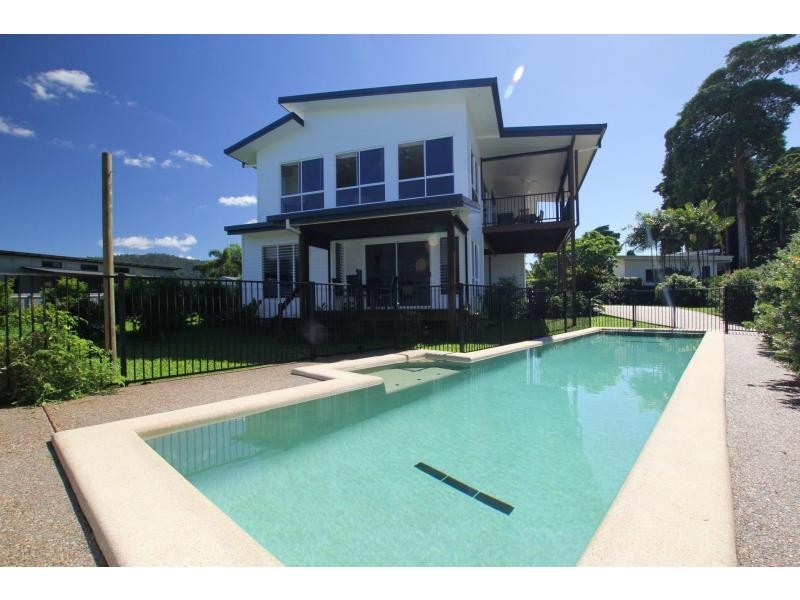 18 Rise Crescent, Mission Beach QLD 4852