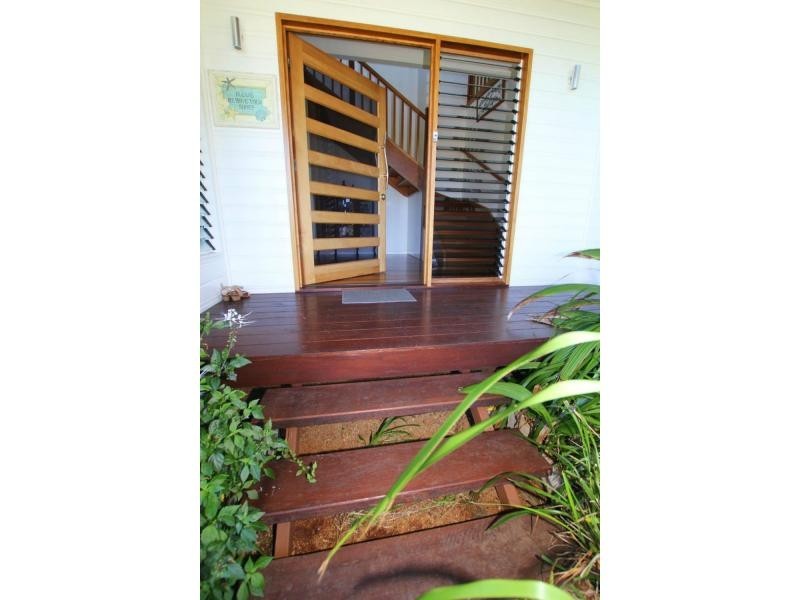 18 Rise Crescent, Mission Beach QLD 4852