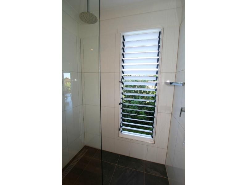 18 Rise Crescent, Mission Beach QLD 4852