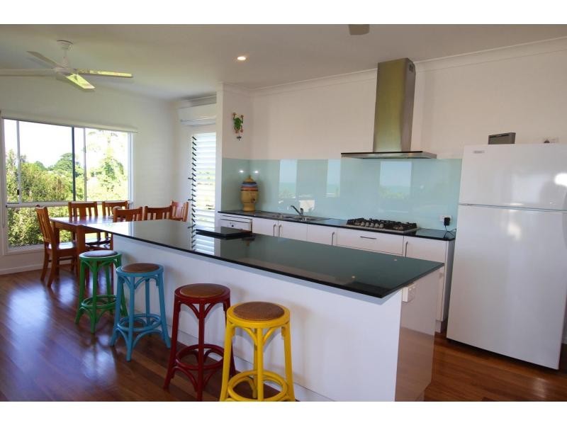 18 Rise Crescent, Mission Beach QLD 4852