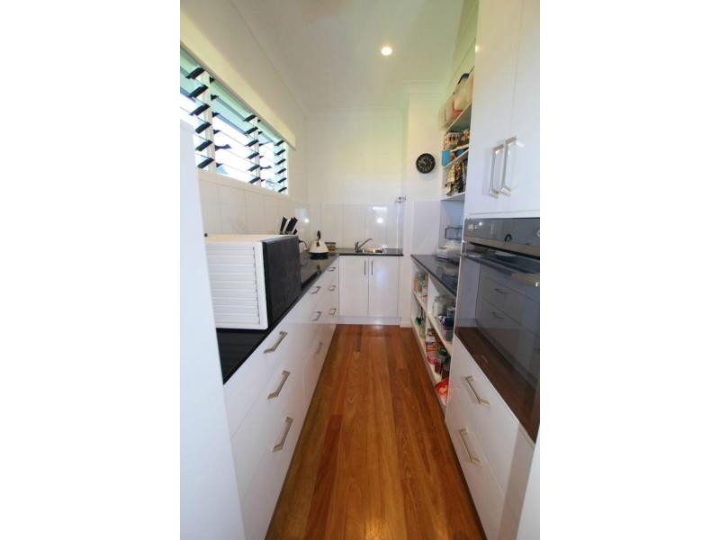 18 Rise Crescent, Mission Beach QLD 4852