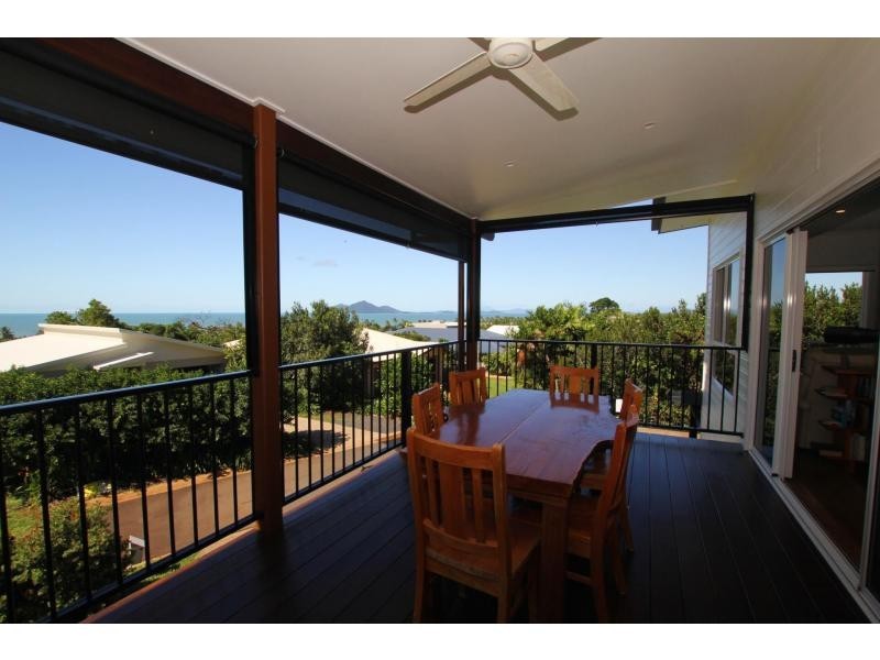 18 Rise Crescent, Mission Beach QLD 4852