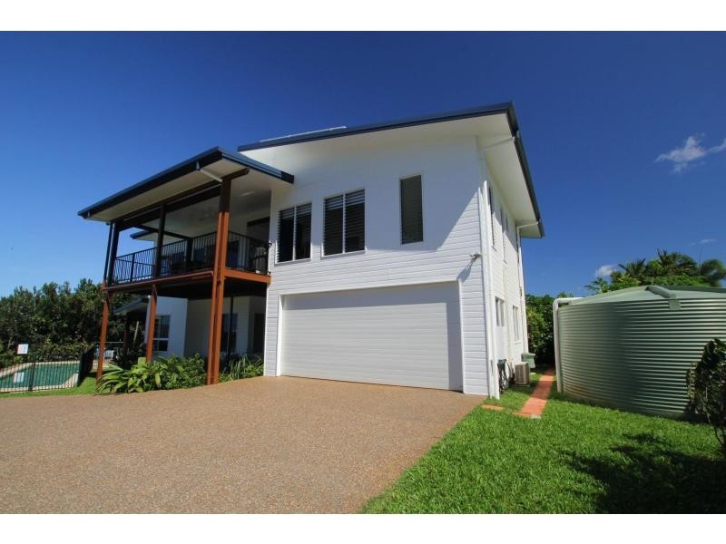 18 Rise Crescent, Mission Beach QLD 4852