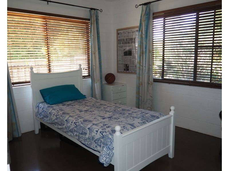 12 Casuarina Crescent, Mission Beach QLD 4852
