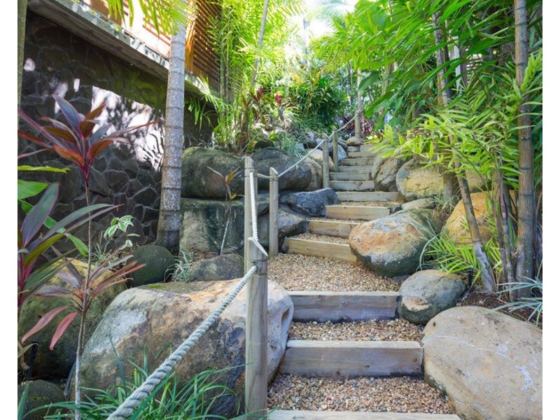 3/2 Coonanglebah Close, Mission Beach QLD 4852