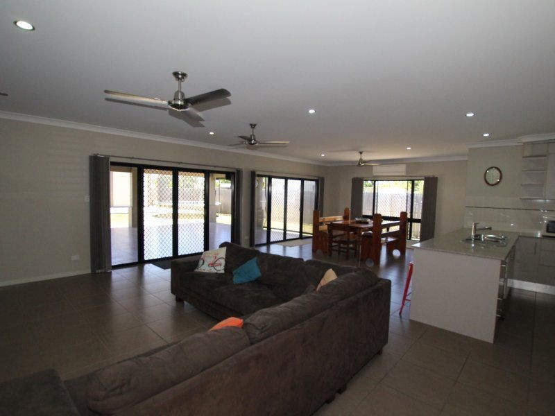 18 Voyager Street, South Mission Beach QLD 4852