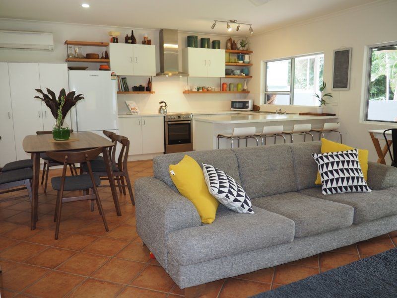 10 Commodore Street, South Mission Beach QLD 4852