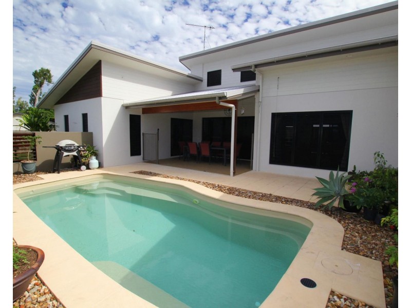 40 Conch Street, Mission Beach QLD 4852