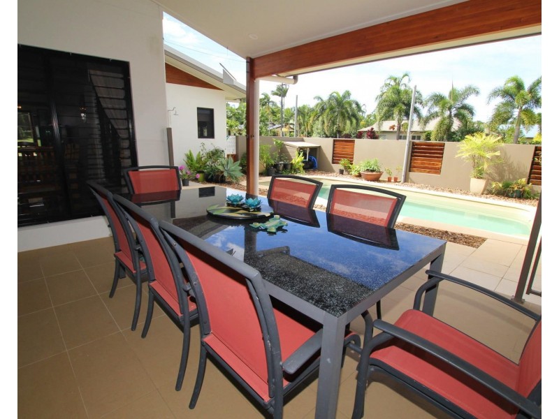 40 Conch Street, Mission Beach QLD 4852