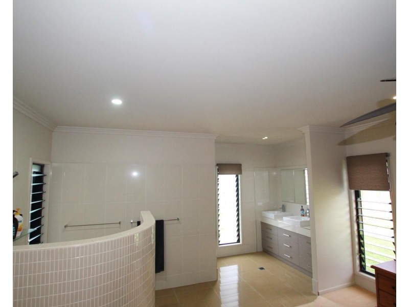 40 Conch Street, Mission Beach QLD 4852