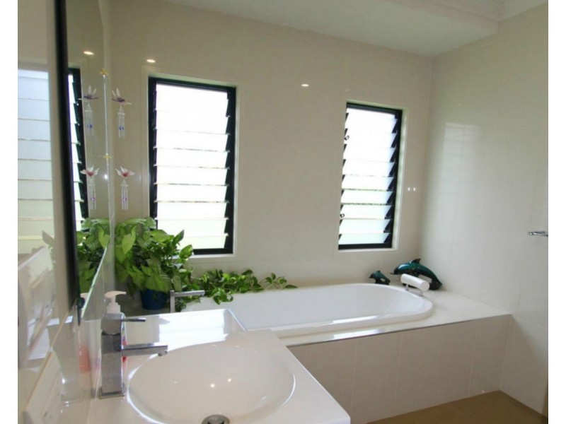 40 Conch Street, Mission Beach QLD 4852