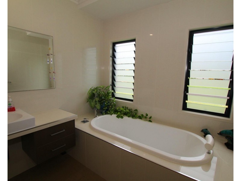 40 Conch Street, Mission Beach QLD 4852