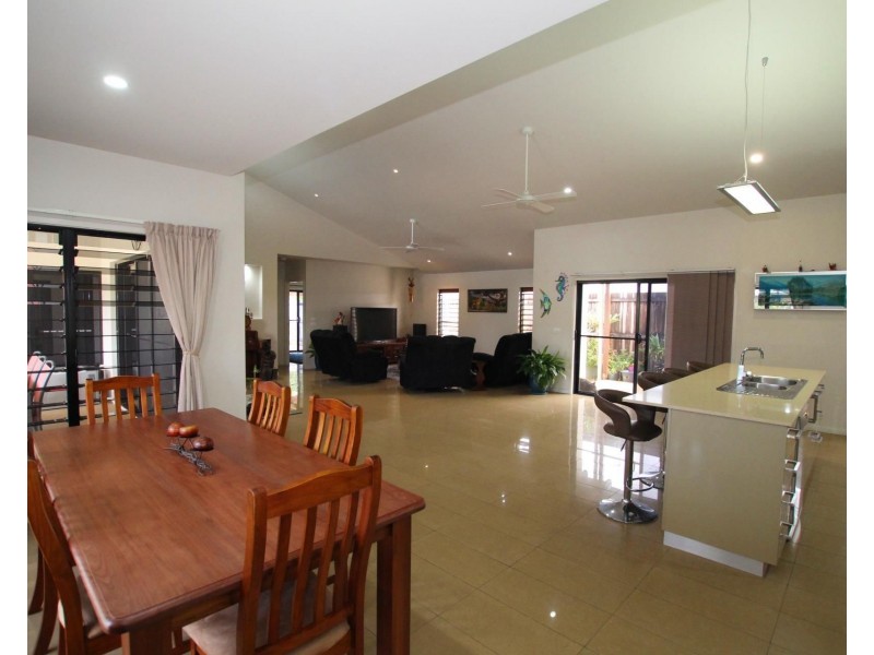 40 Conch Street, Mission Beach QLD 4852