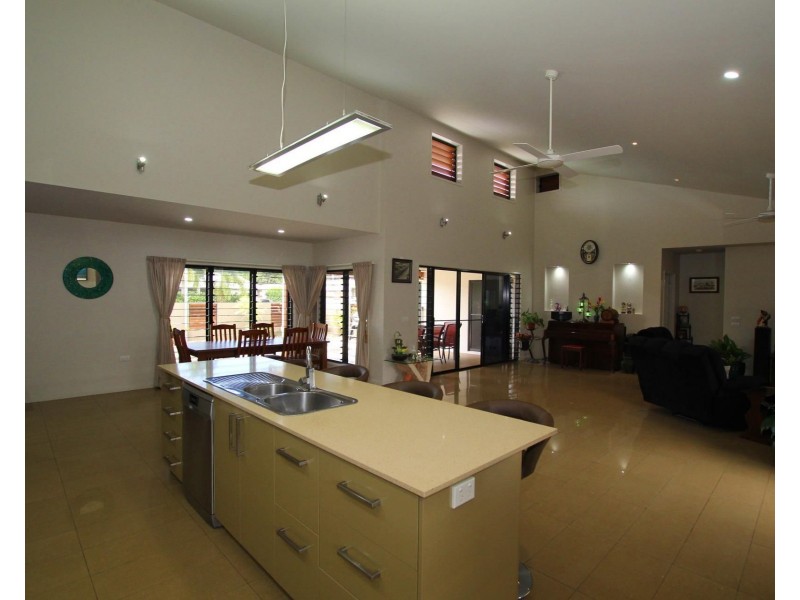 40 Conch Street, Mission Beach QLD 4852