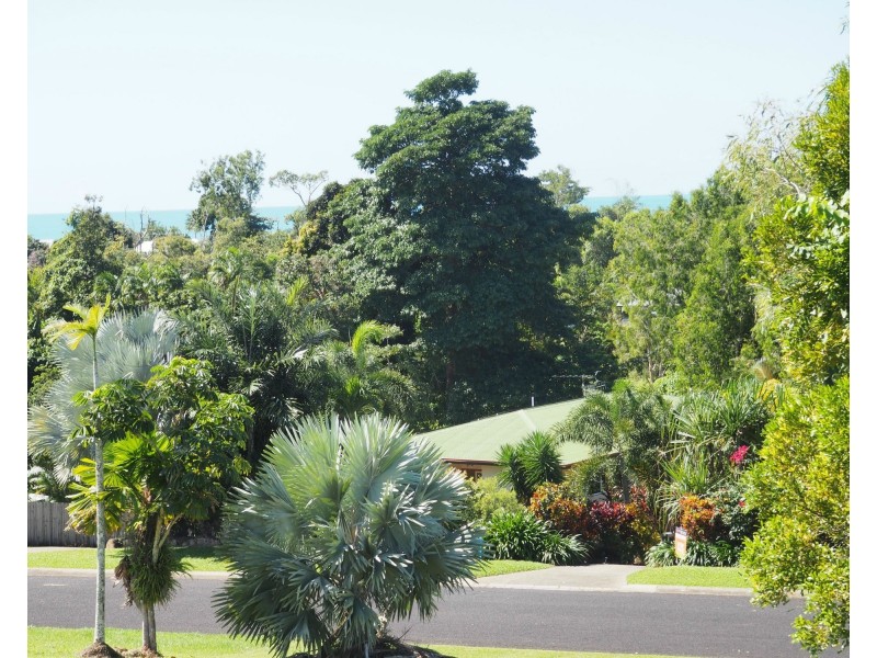 7 Dunkalli Crescent, Wongaling Beach QLD 4852