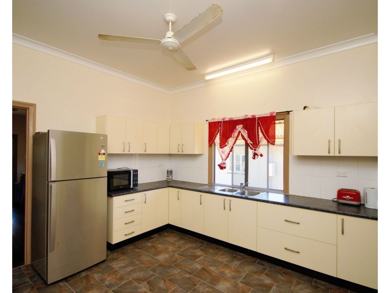 11 Thurles Street, Tully QLD 4854