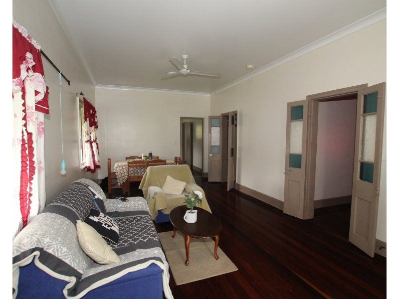 11 Thurles Street, Tully QLD 4854