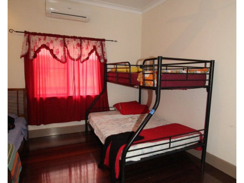 11 Thurles Street, Tully QLD 4854