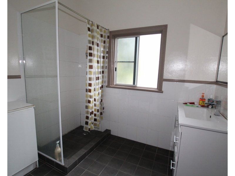 11 Thurles Street, Tully QLD 4854