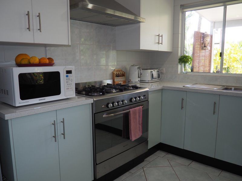 32 Holland Street, Wongaling Beach QLD 4852