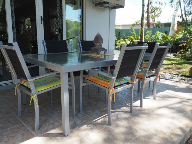 32 Holland Street, Wongaling Beach QLD 4852