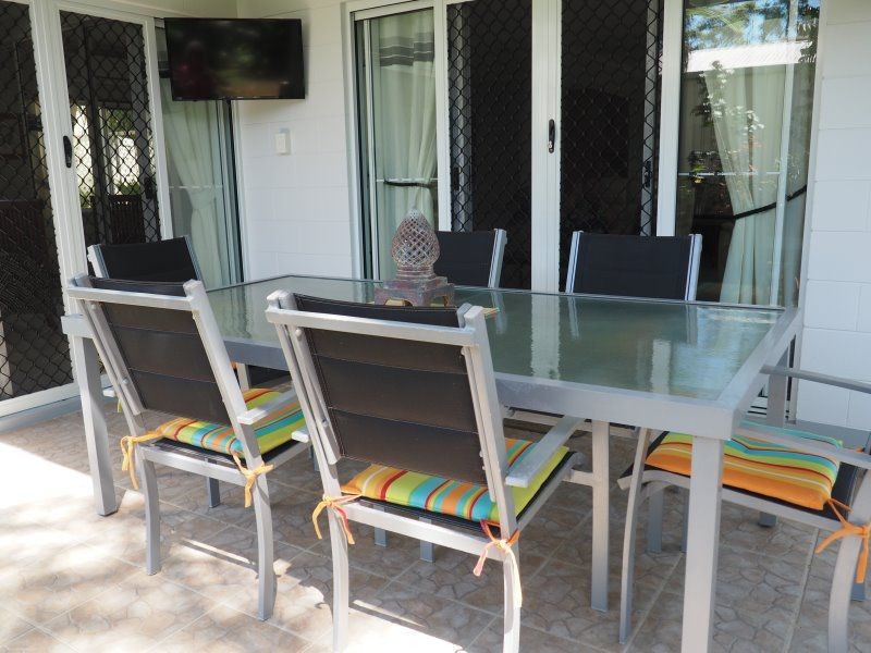 32 Holland Street, Wongaling Beach QLD 4852