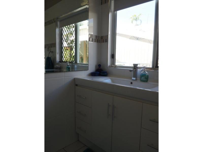 32 Holland Street, Wongaling Beach QLD 4852