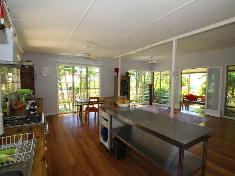 15 Cutten Street, Bingil Bay QLD 4852