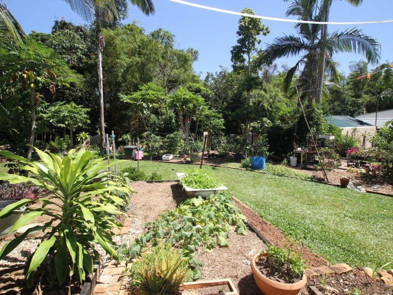 15 Cutten Street, Bingil Bay QLD 4852