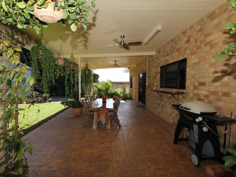 9 Leslie Lane, South Mission Beach QLD 4852