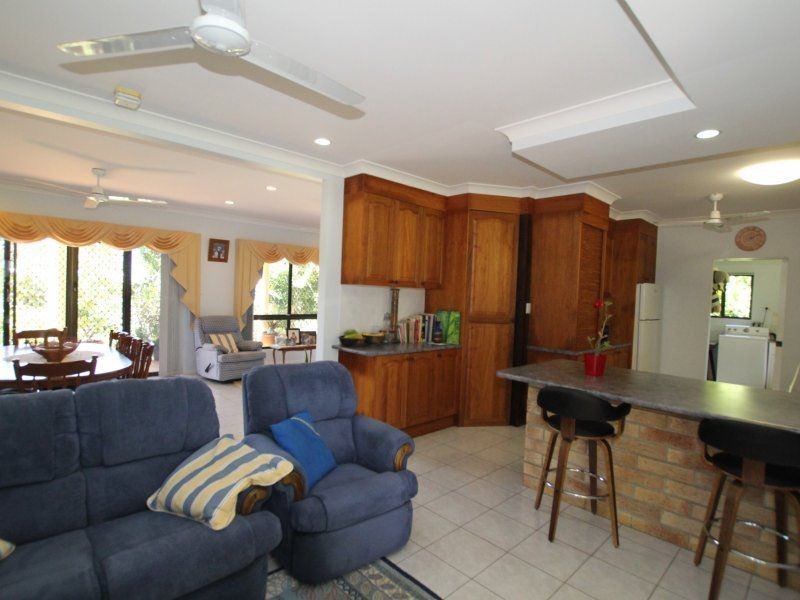 9 Leslie Lane, South Mission Beach QLD 4852