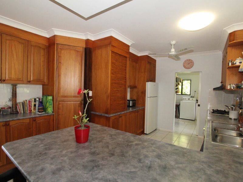 9 Leslie Lane, South Mission Beach QLD 4852