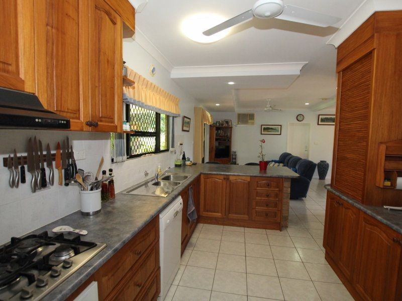 9 Leslie Lane, South Mission Beach QLD 4852