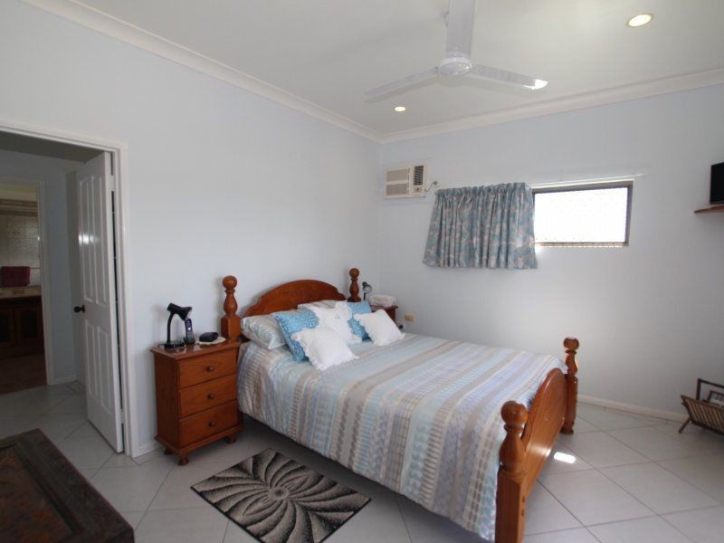 9 Leslie Lane, South Mission Beach QLD 4852