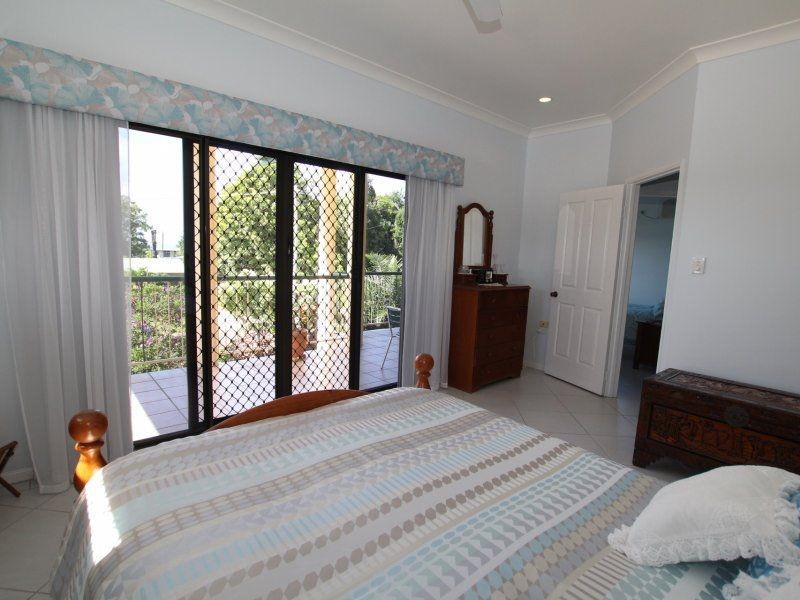 9 Leslie Lane, South Mission Beach QLD 4852