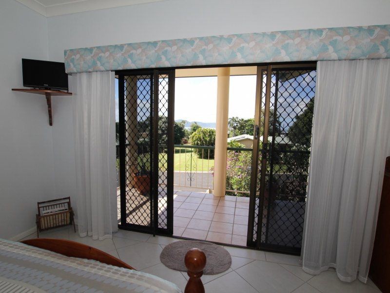 9 Leslie Lane, South Mission Beach QLD 4852