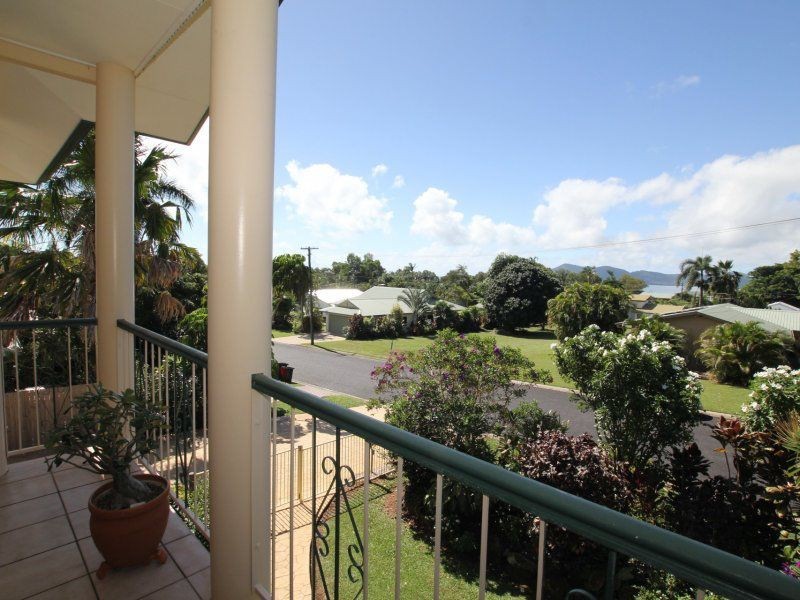 9 Leslie Lane, South Mission Beach QLD 4852