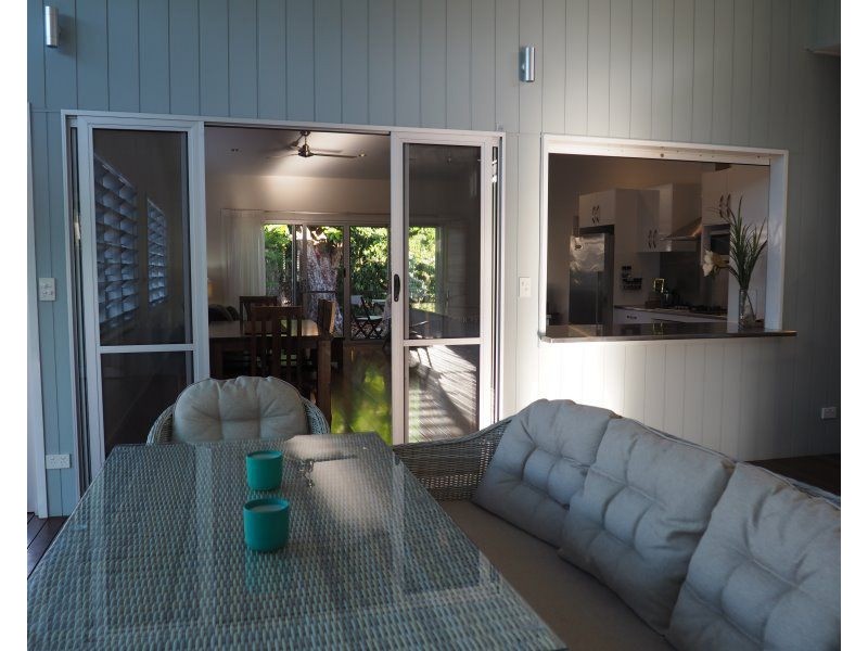 18 Southward Street, Mission Beach QLD 4852