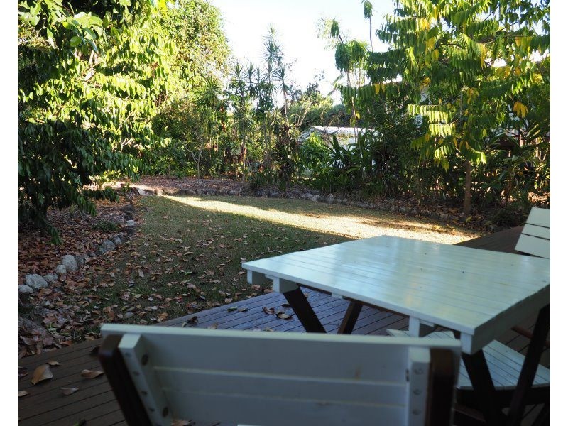 18 Southward Street, Mission Beach QLD 4852